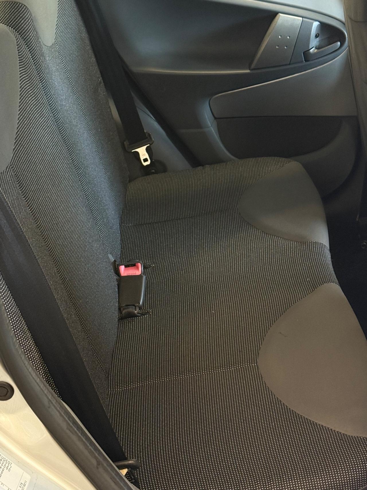 Peugeot 107 1.0 68CV 5p. Desir