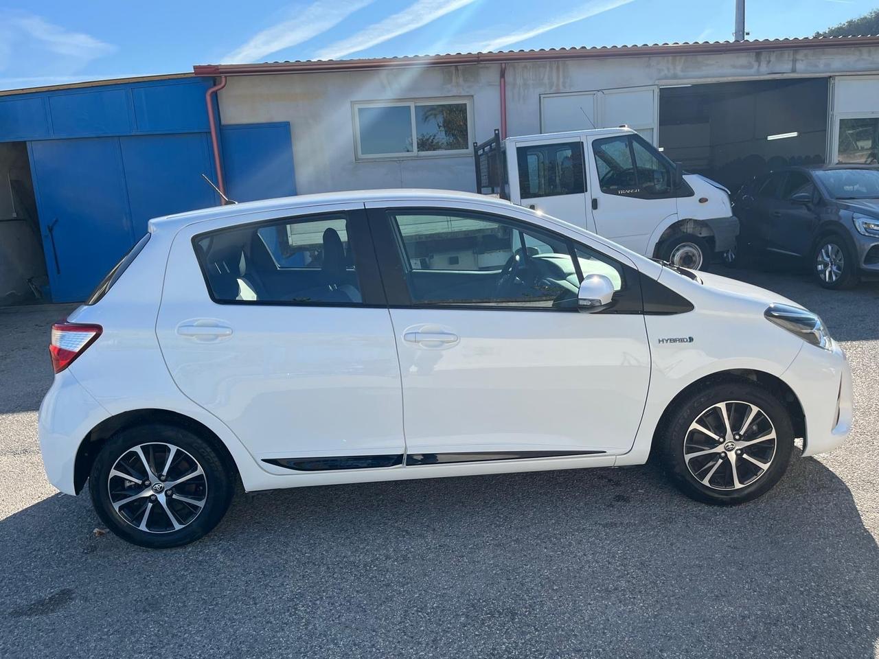 Toyota yaris 5p-1.5 hybrid -c.aut- km 87000-2018