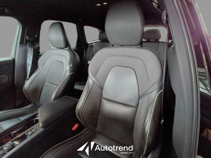 Volvo XC60 B4 197+14 CV AWD Mild Hybrid Diesel Automatico Plus Dark N1 Autocarro