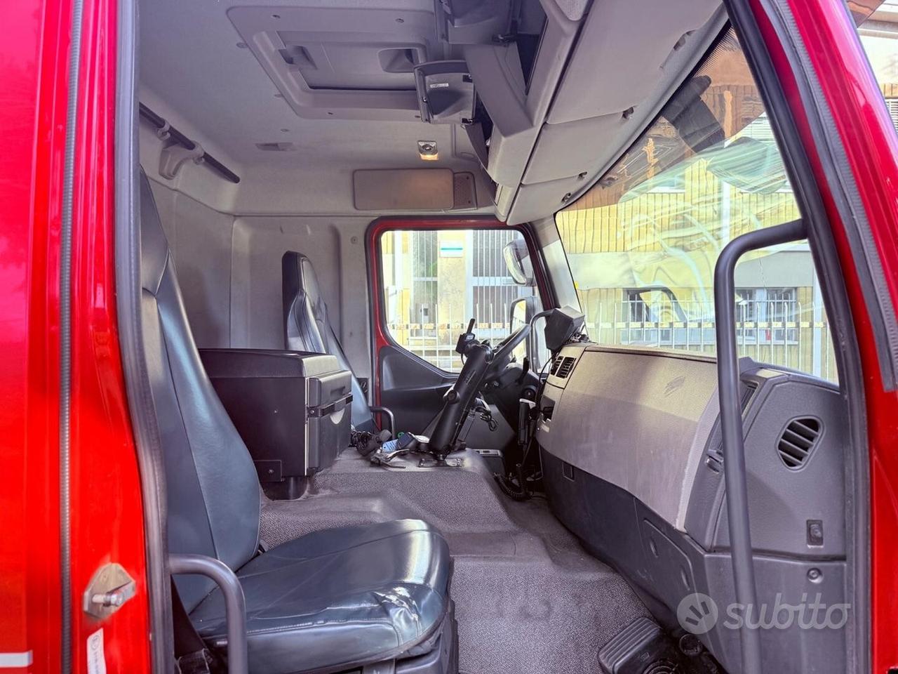 Volvo FE 300 - COMPATTATORE PER RIFIUTI A 4 SCOMPA
