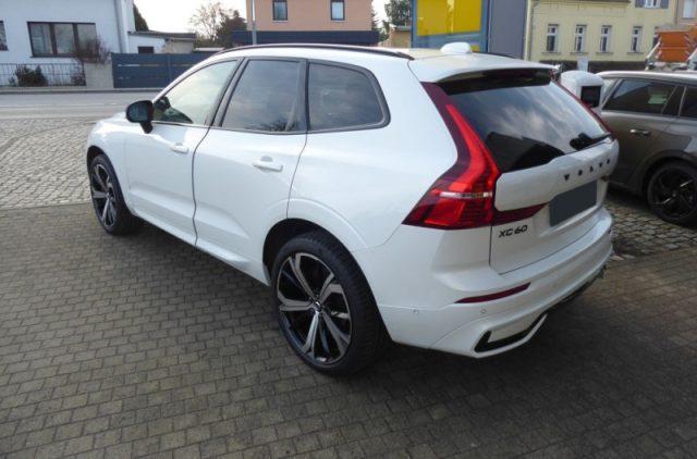 VOLVO XC60 B4 (d) AWD automatico Plus Dark