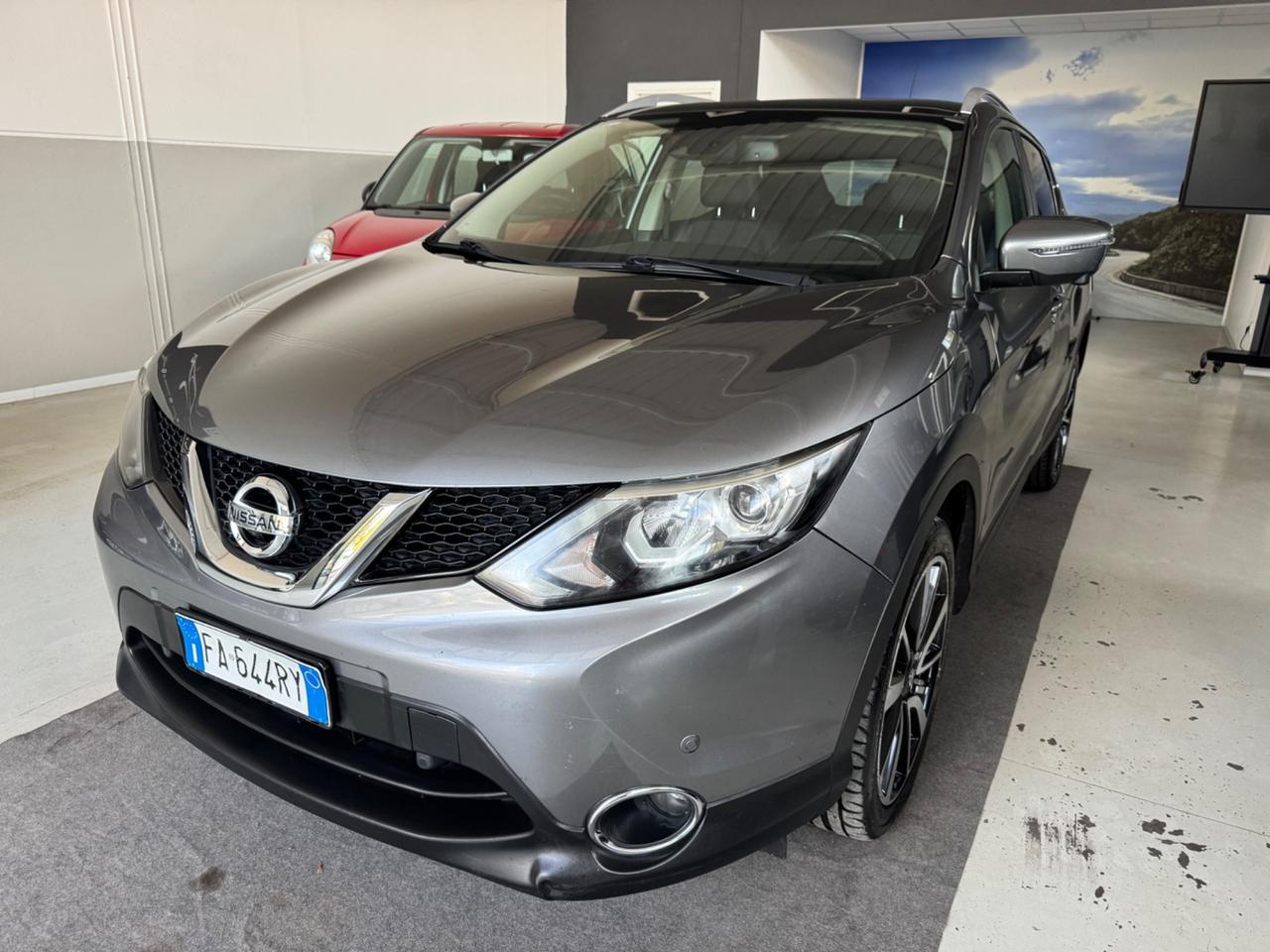 Nissan Qashqai 1.6 dCi tetto/camera