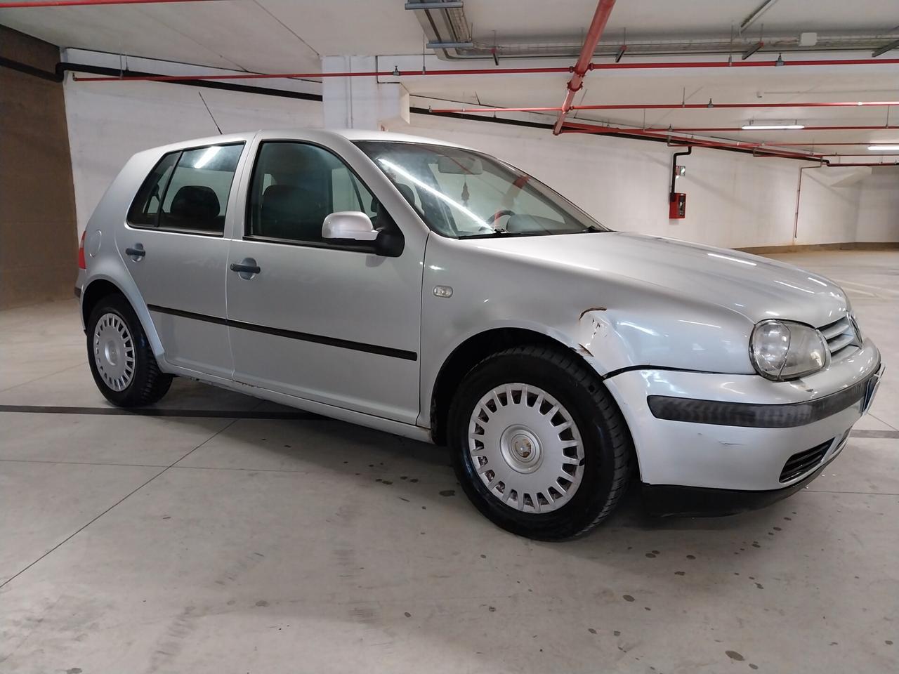 Volkswagen Golf 1.9 TDI/101 CV cat 5p. Champ - ok neopatentati