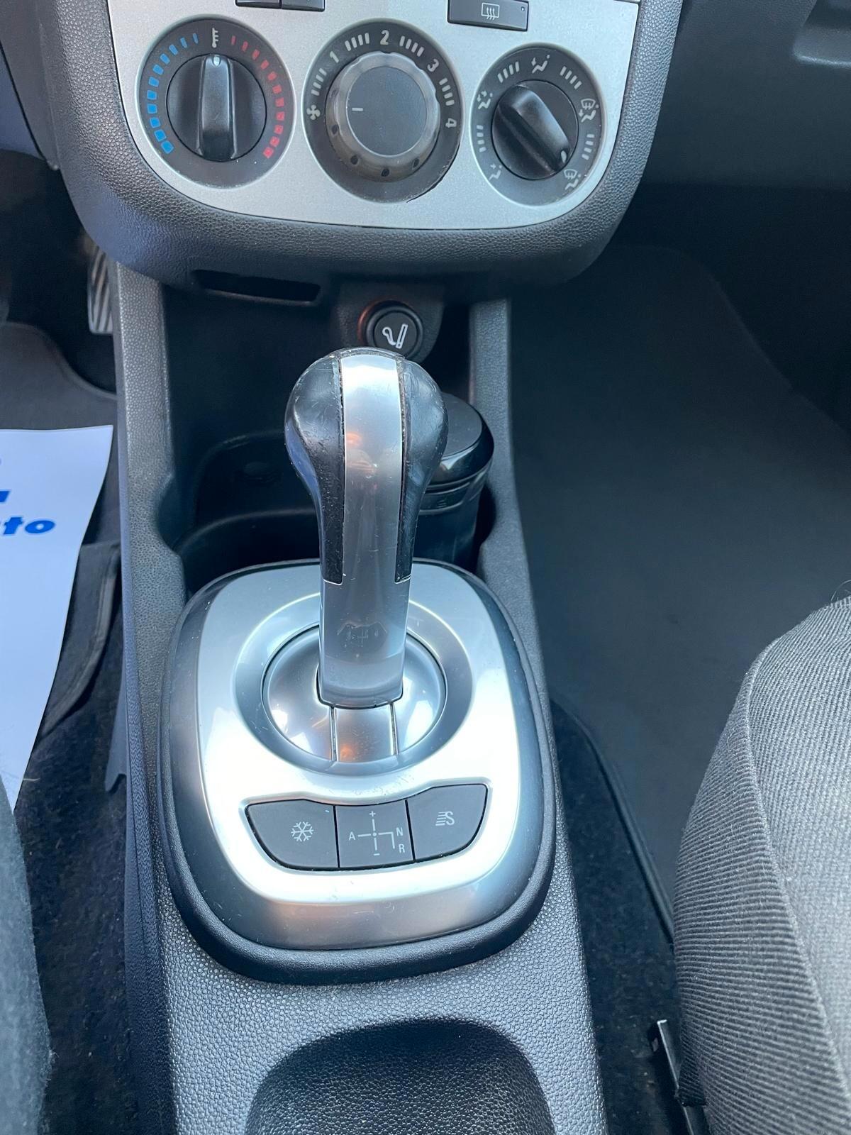 Opel Corsa 1.2 3 porte 80 cv cambio automatico