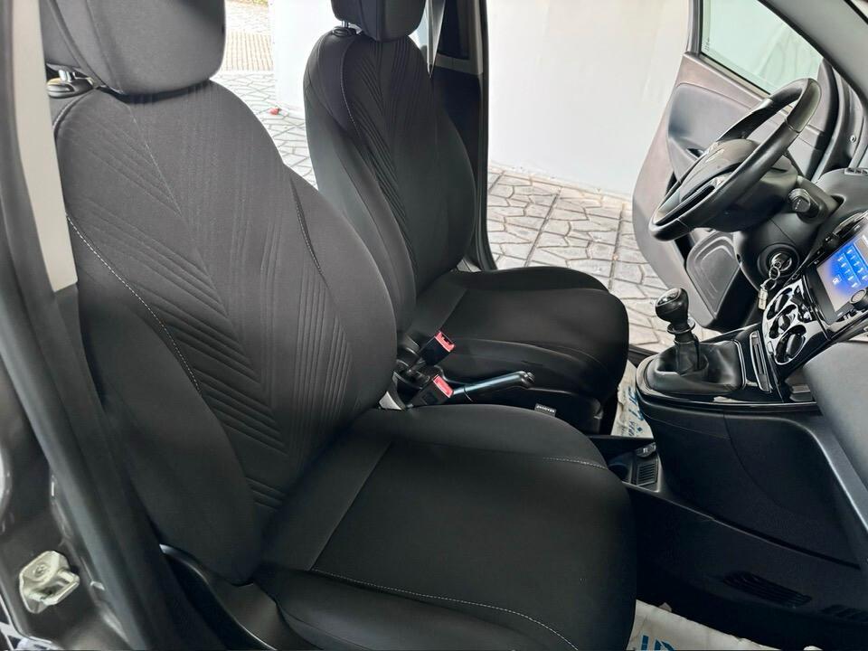 Lancia Ypsilon 1.0 FireFly 5 porte S&S Hybrid Ecochic Gold