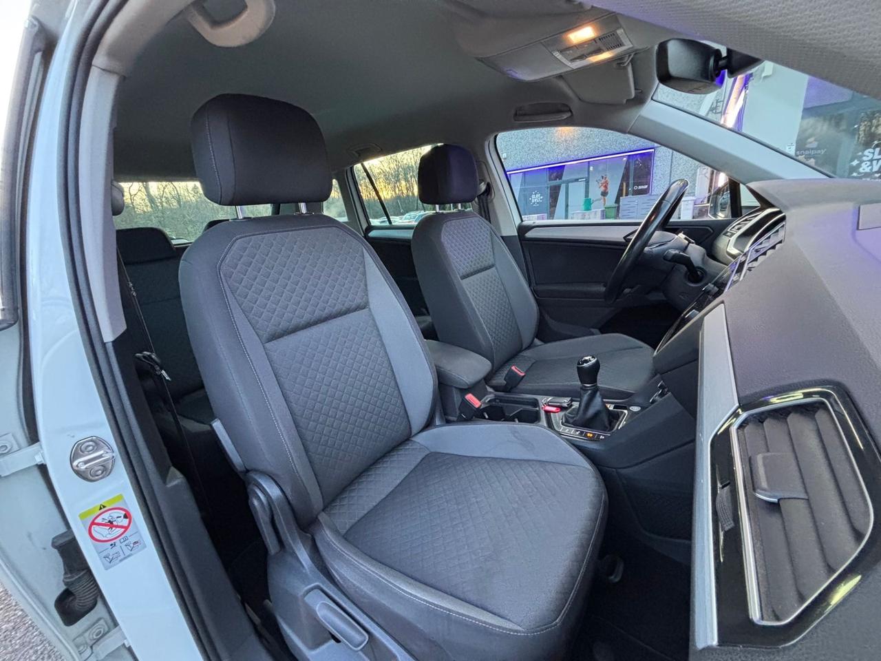 Volkswagen Tiguan 1.6 TDI SCR R-LINE BlueMotion Technology