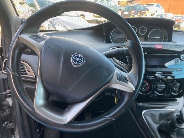 Lancia Ypsilon 0.9 TwinAir 85 CV 5 porte Metano Ecochic Gold