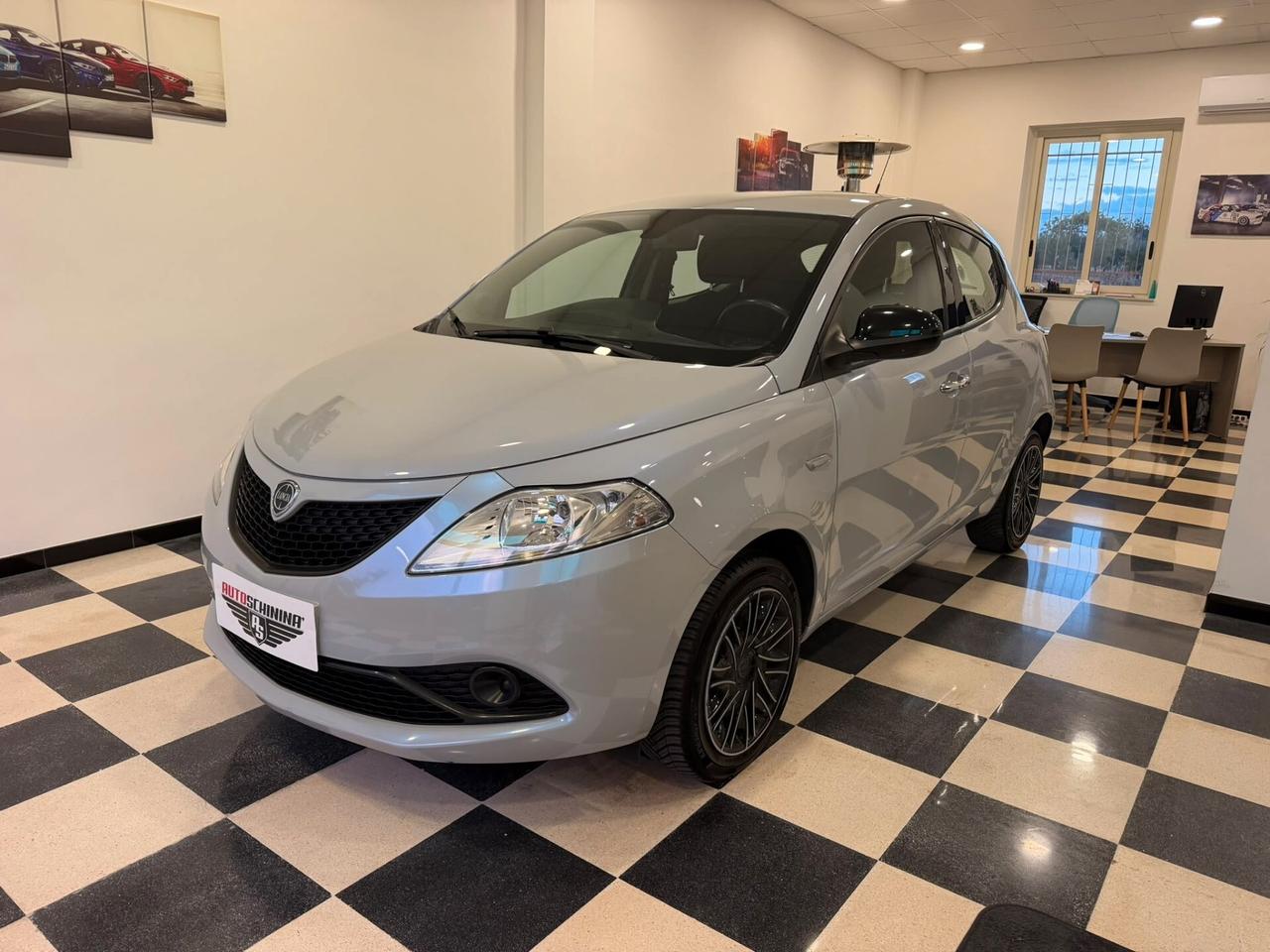 Lancia Ypsilon 1.2 69 CV 5 porte Gold