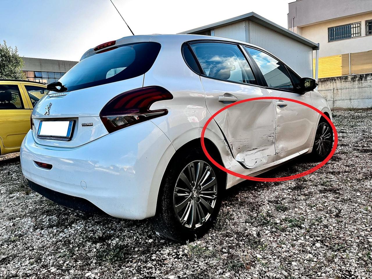 Peugeot 208 Puretech 2015 incidentata