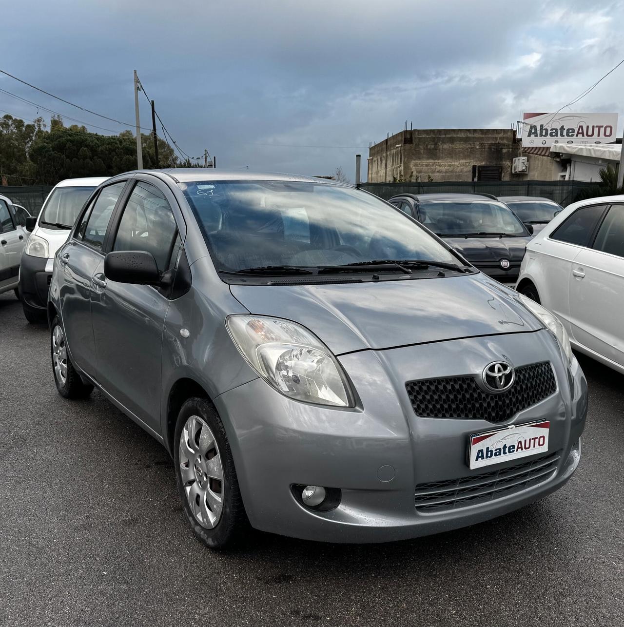 Toyota Yaris 1.0 5 porte