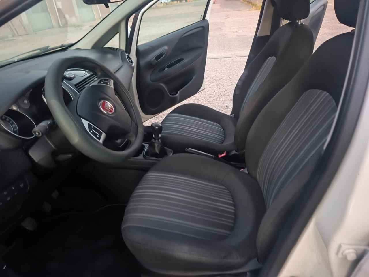 Fiat Punto 2011----1.2 Benzina Neopatentati