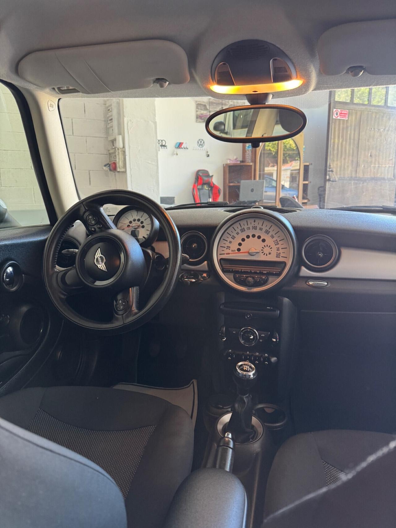 Mini 1.6 16V One (55kW)