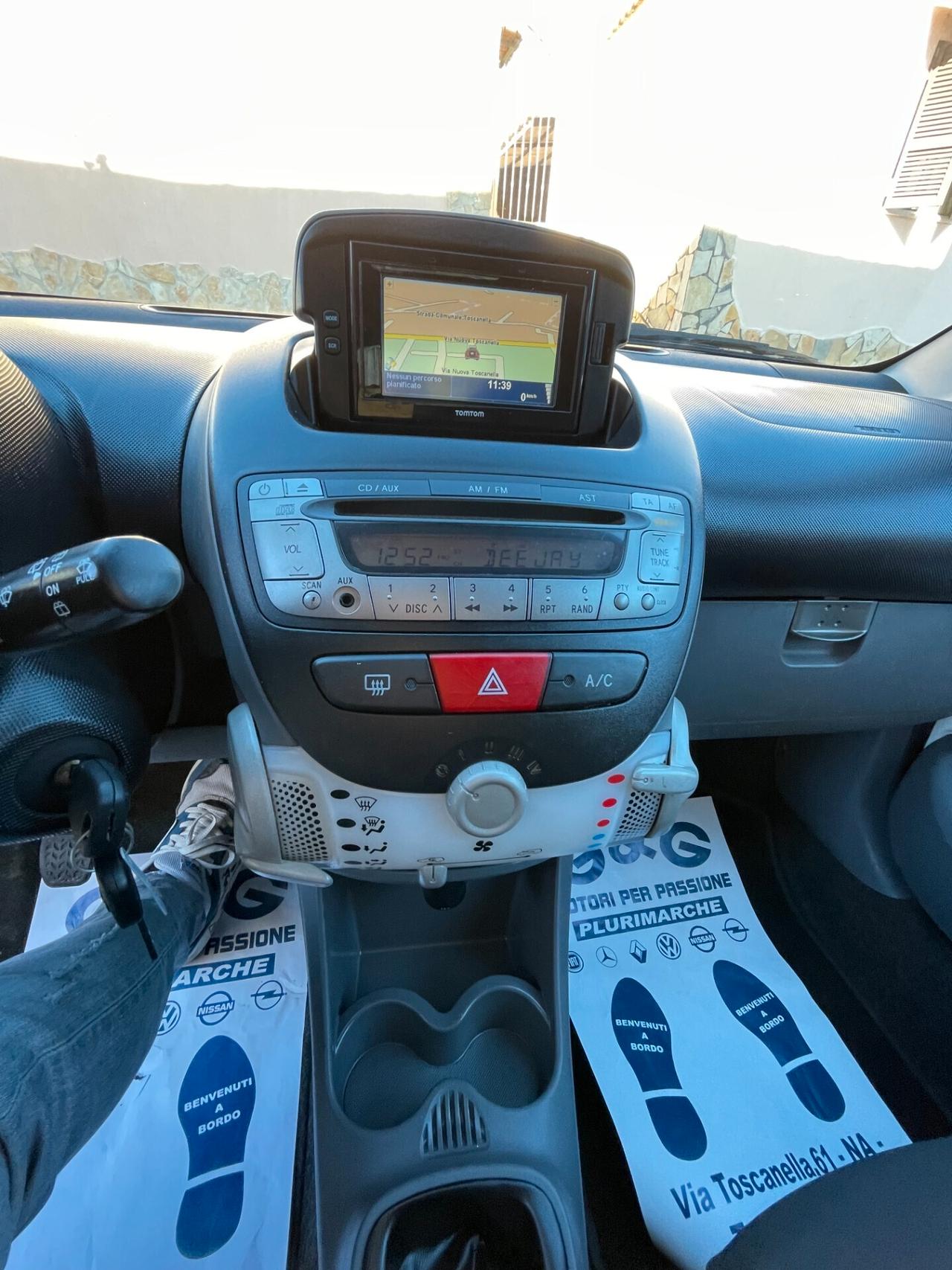 Toyota Aygo 1.0 12V VVT-i 5 porte Sol Connect