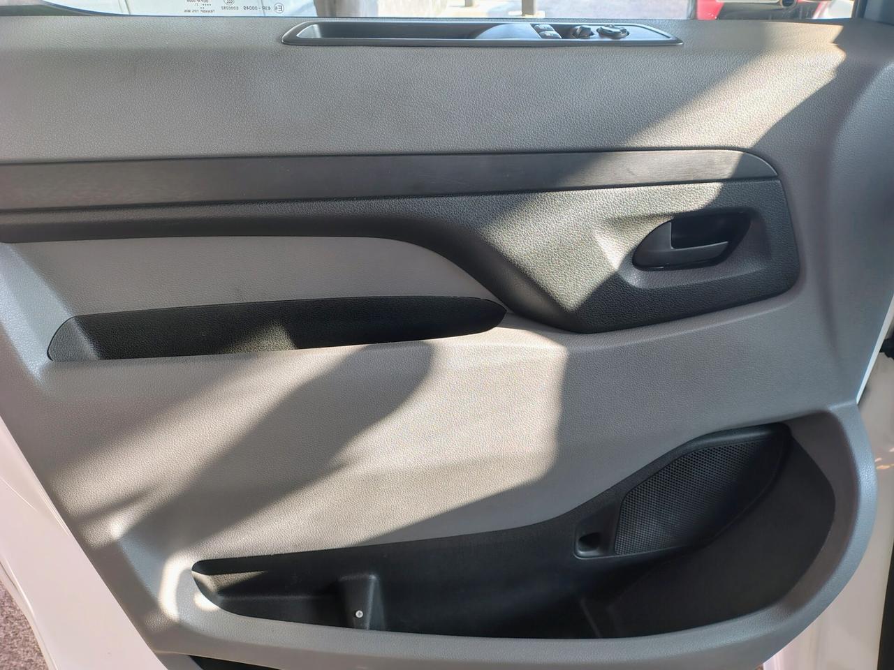 Peugeot Expert BlueHDi 140 S&S EAT8 PL-TN Combi Std.