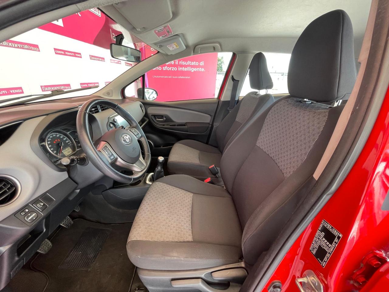 TOYOTA Yaris 3ª serie Yaris 1.0 5 porte Active