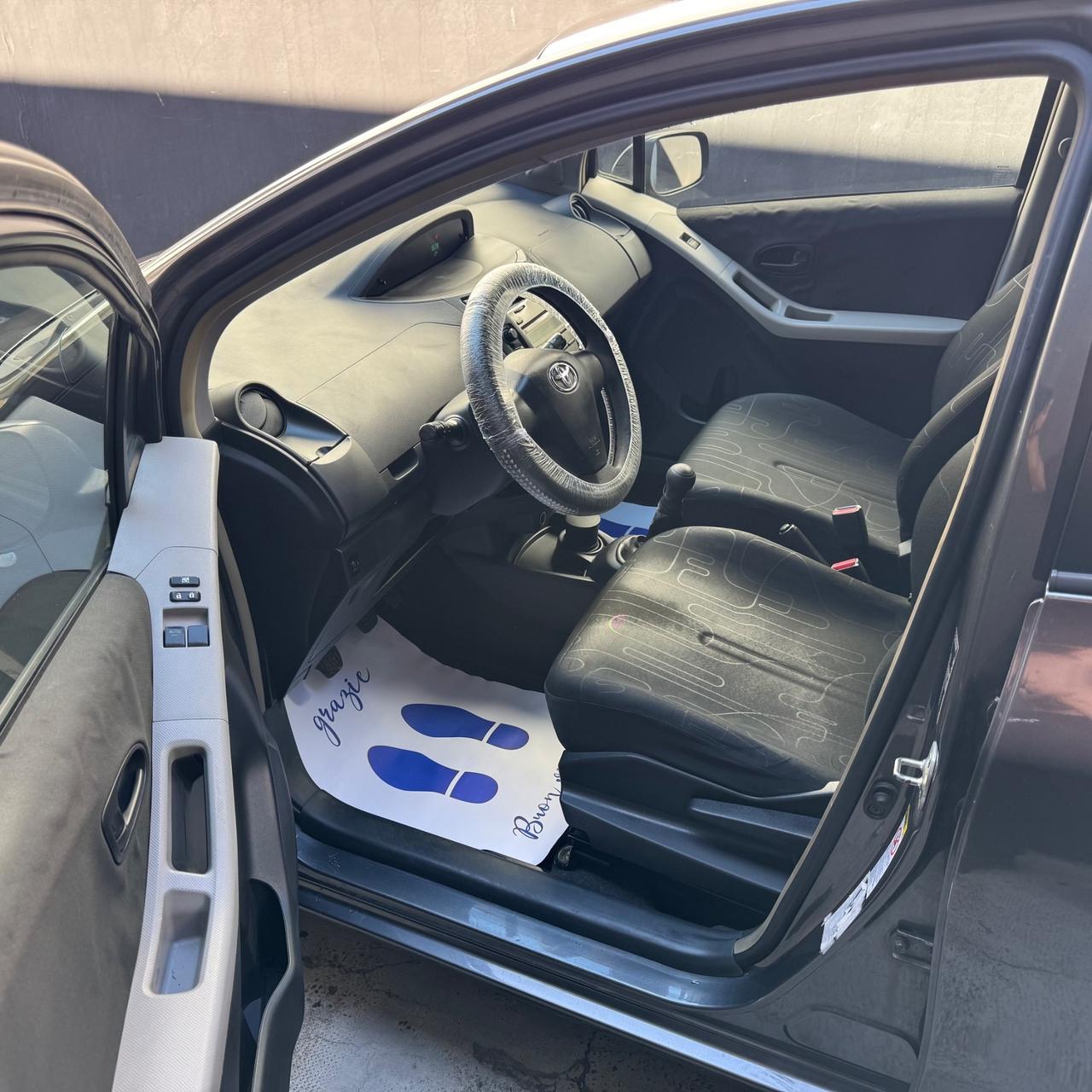 Toyota Yaris 1.0 5 porte Now