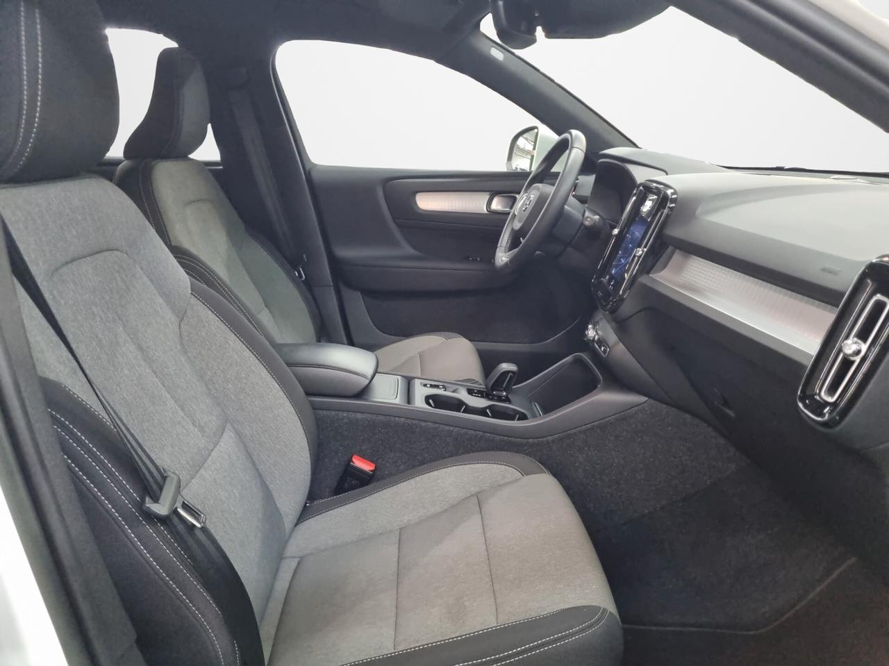 Volvo XC40 T2 Geartronic Momentum Pro AUTOCARRO N1