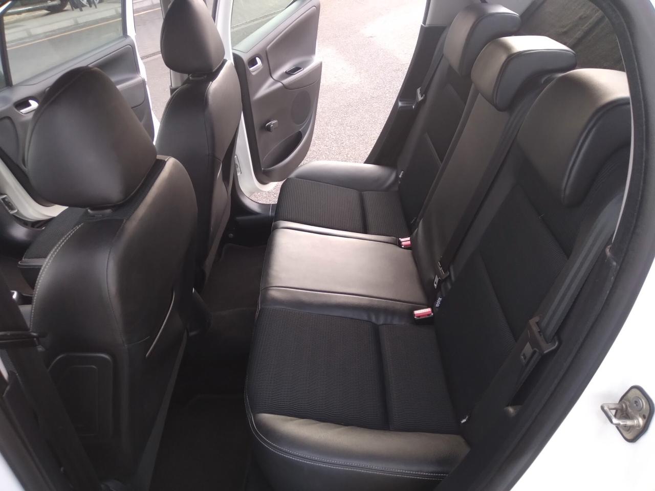 Peugeot 207 1.6 turbo 156CV 6marce 5p. Allure