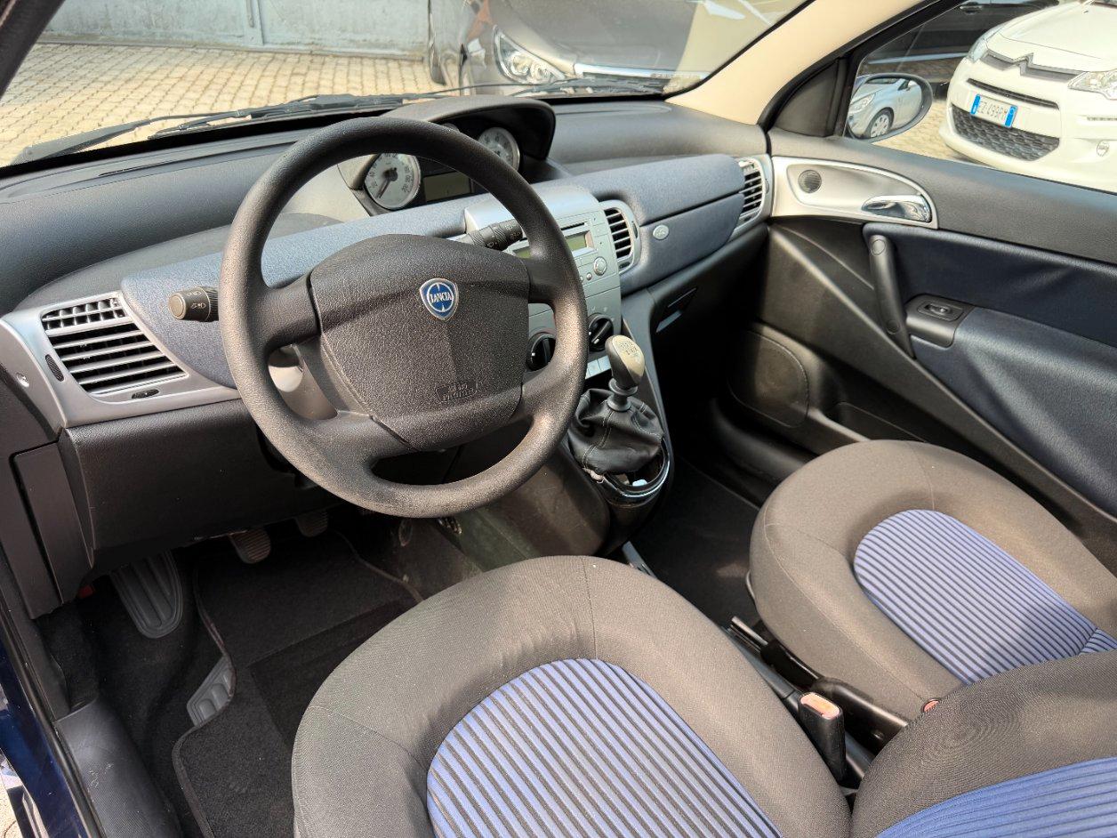 Lancia Ypsilon 3 Porte Ypsilon 1.2 8v New Oro IDONEA NEOPATENTATI
