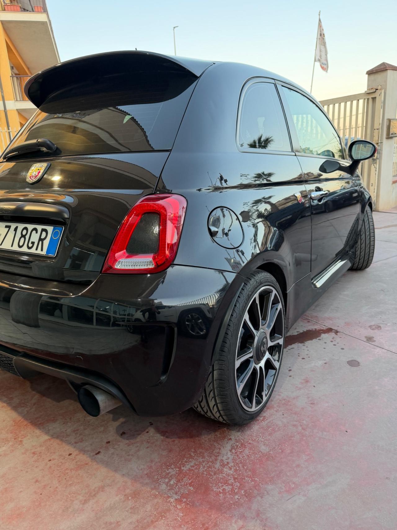 Abarth 500 1.4 Turbo T-Jet Custom