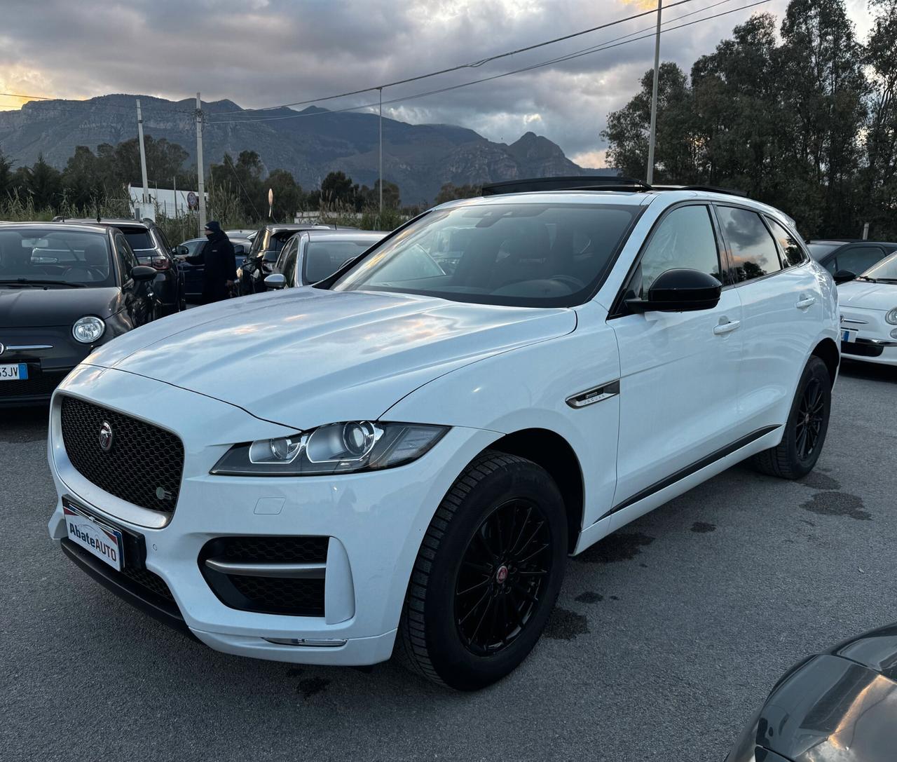 Jaguar F-Pace 2.0 D 180 CV R-Sport
