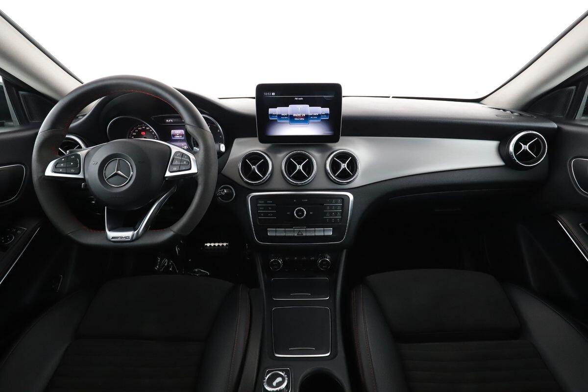 MERCEDES- BENZ CLA 200 D AMG PREMIUM