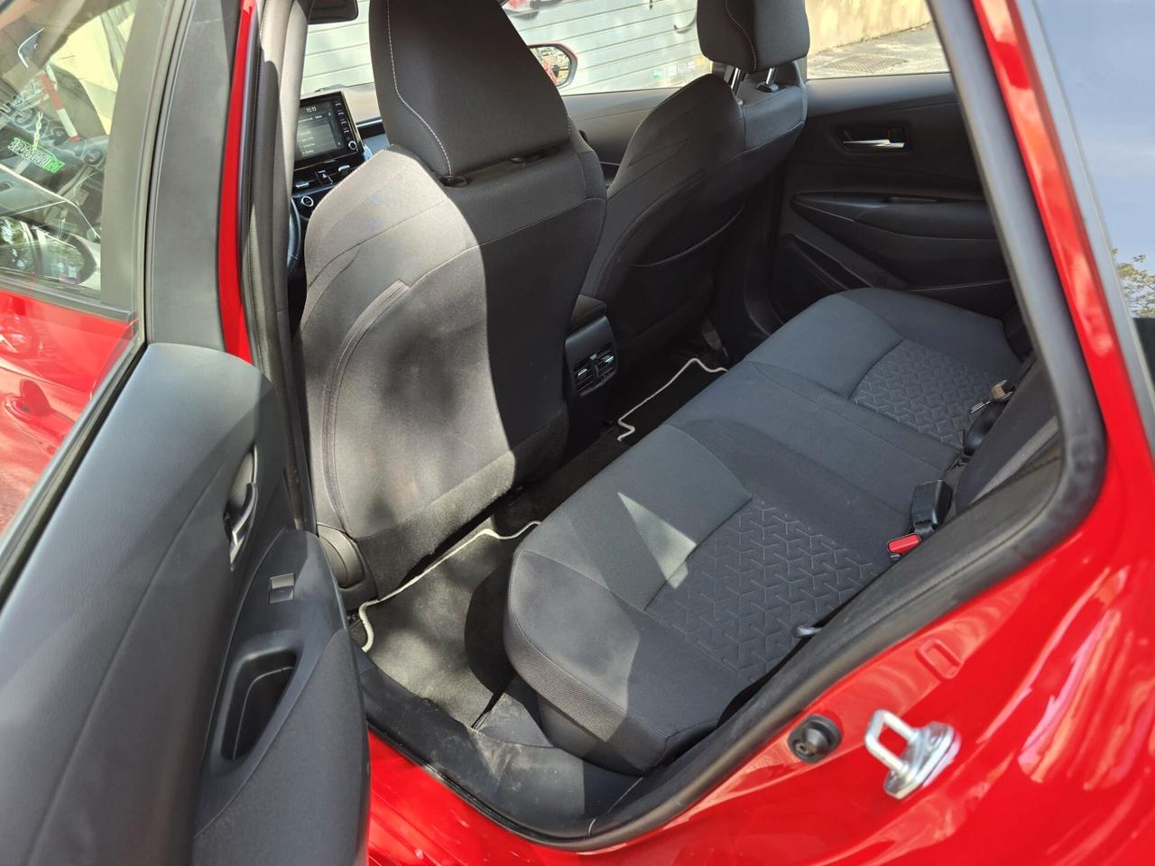 Toyota Corolla TS 1.8 Hybrid Business Tech N1