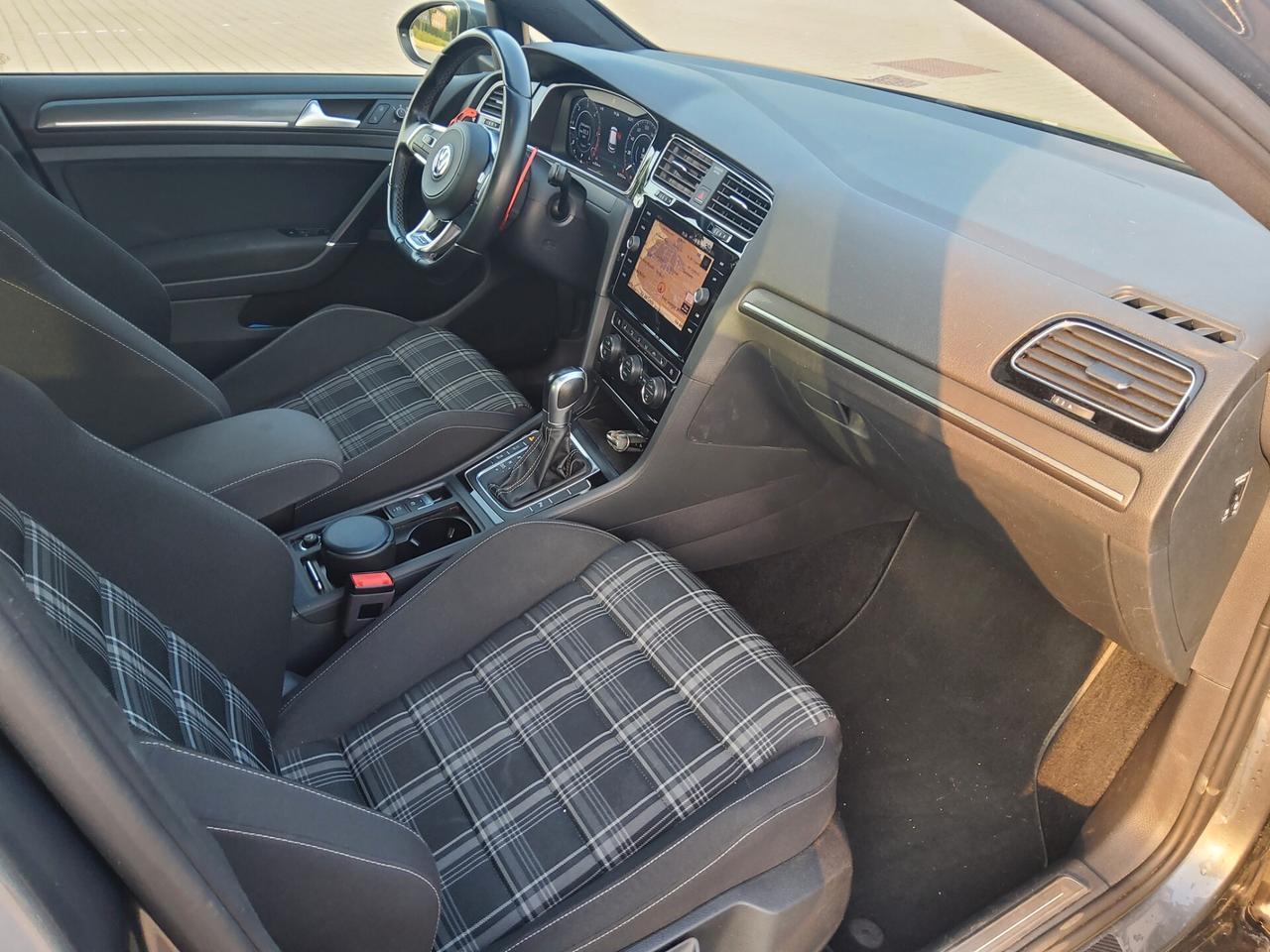 Volkswagen Golf GTD 2.0 TDI DSG 5p. BlueMotion Technology