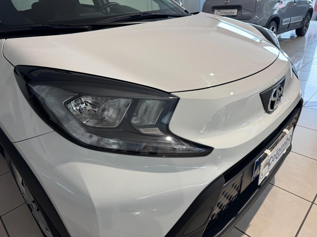 Toyota Aygo X 1.0 Active 72cv App conn Cam 17" (Neopat)