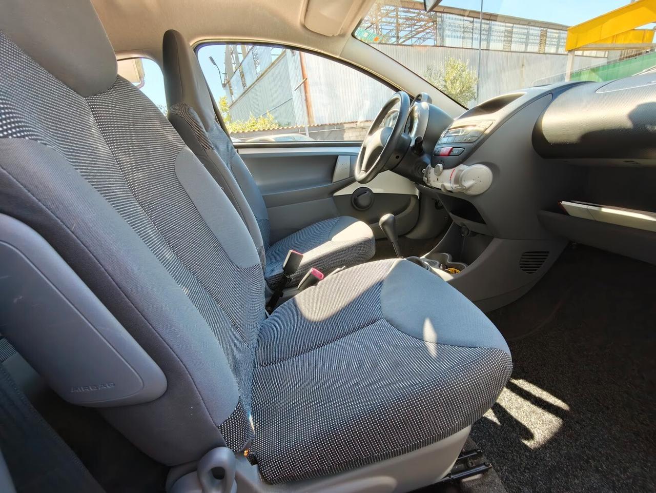 Peugeot 107 1.0 68CV UNICO P. SOLO 25MILA KM!!!!!!!!!!!!
