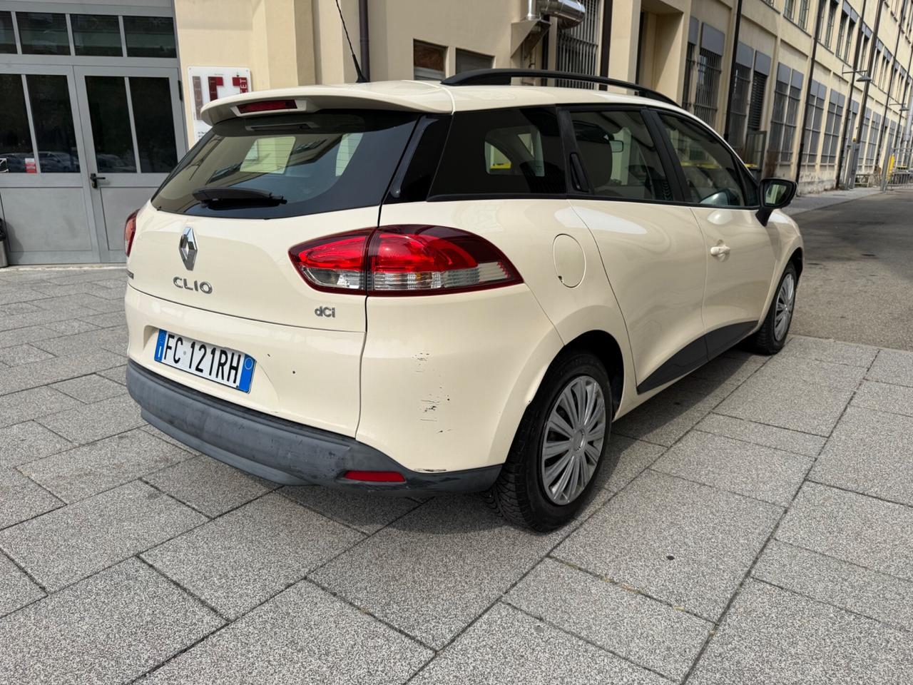 Renault Clio Sporter dCi 8V 75CV Start&Stop Energy Life 154.000 Km 4. ...