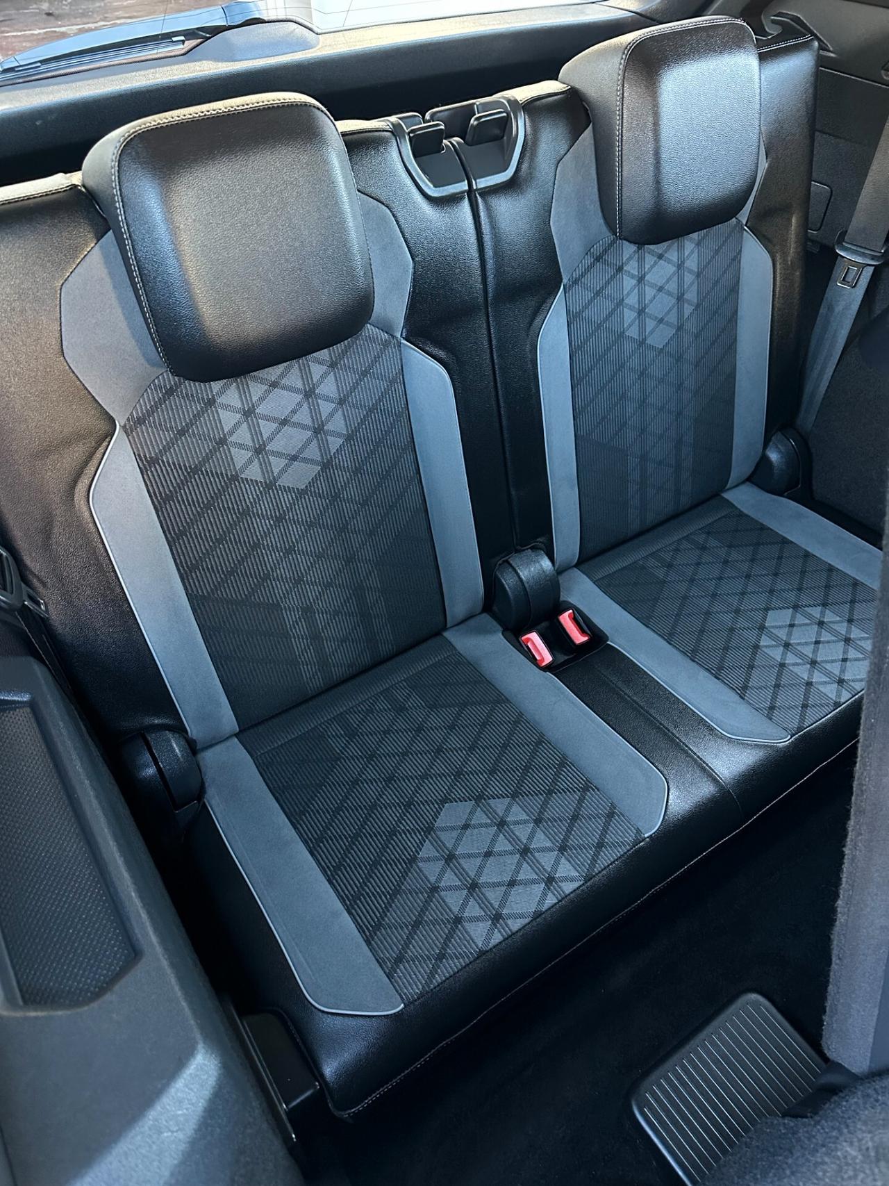 Volkswagen Tiguan Allspace 2.0 TDI SCR DSG 4MOTION R-Line 7 posti