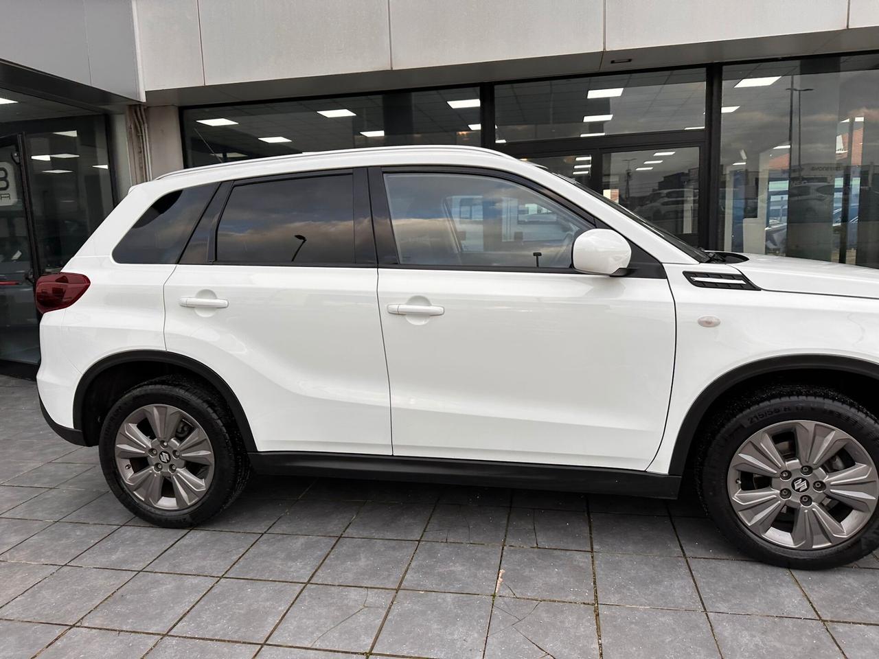 Suzuki Vitara 1.4 Hybrid Top
