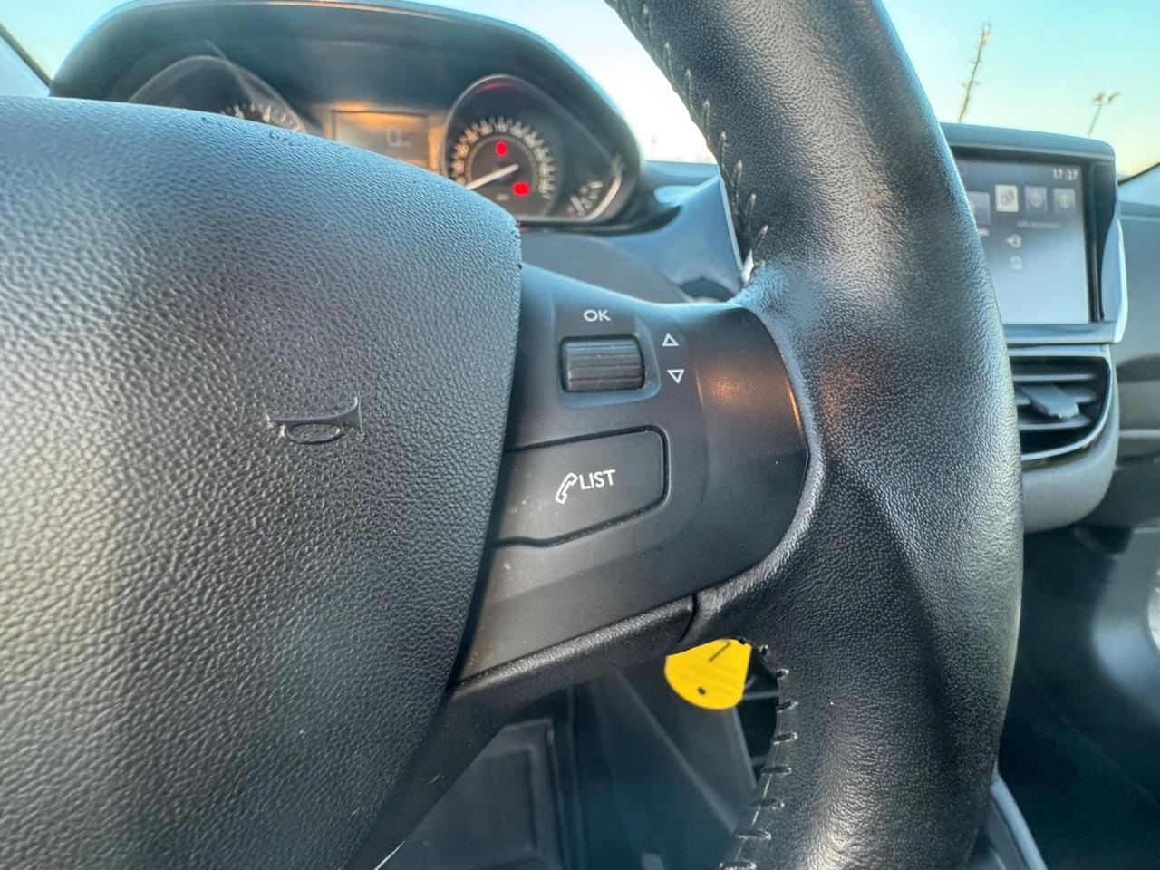 Peugeot 208 1.2 del 2016 5 porte SOLO 121.000 KM