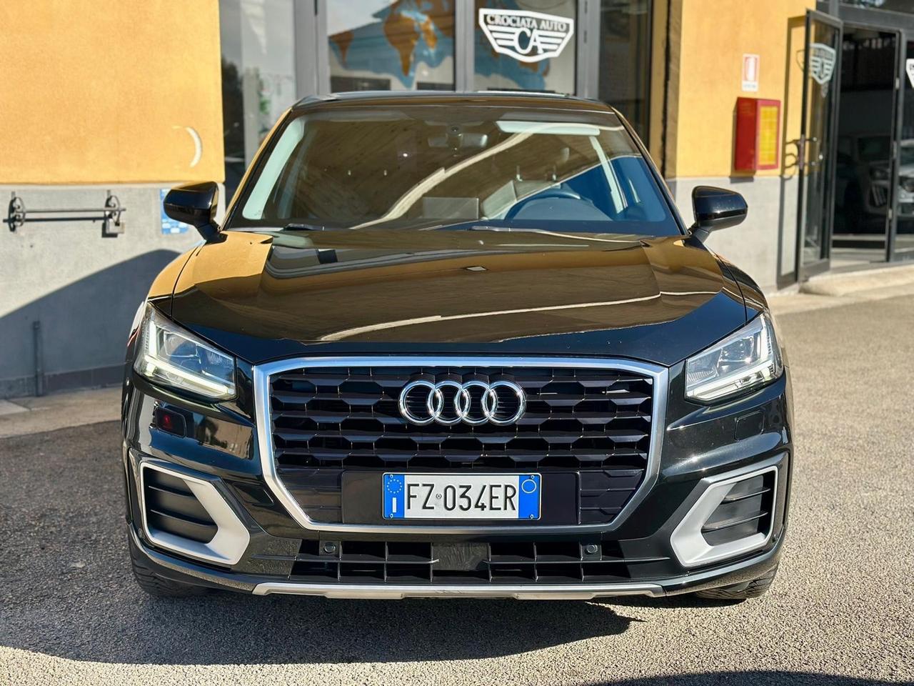 Audi Q2 30 TDI Identity Black