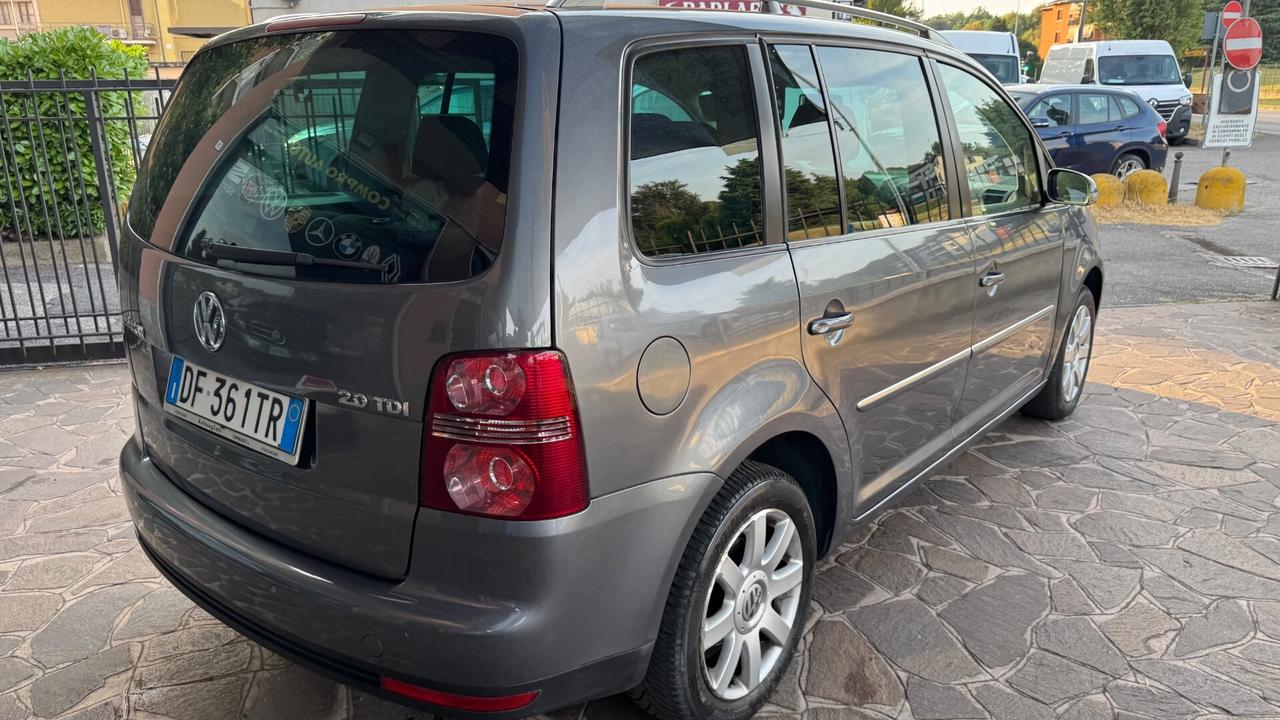 Volkswagen Touran 2.0 16V TDI Highline 7 posti
