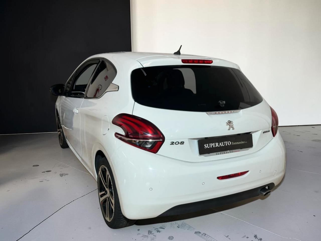Peugeot 208 BlueHDi 100 cv GT Line