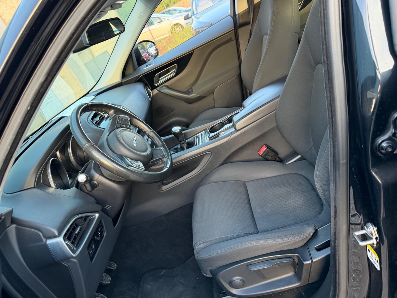 Jaguar F-Pace 2.0 D 180 CV Prestige