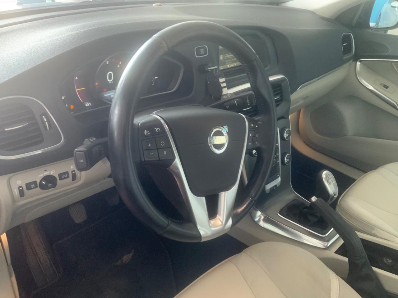 Volvo V40 D2 1.6 Momentum