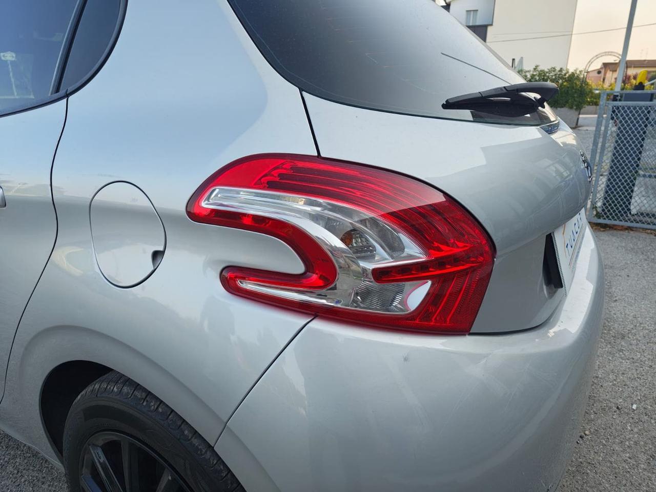 Peugeot 208 Active 1.4 95 VTI #11923