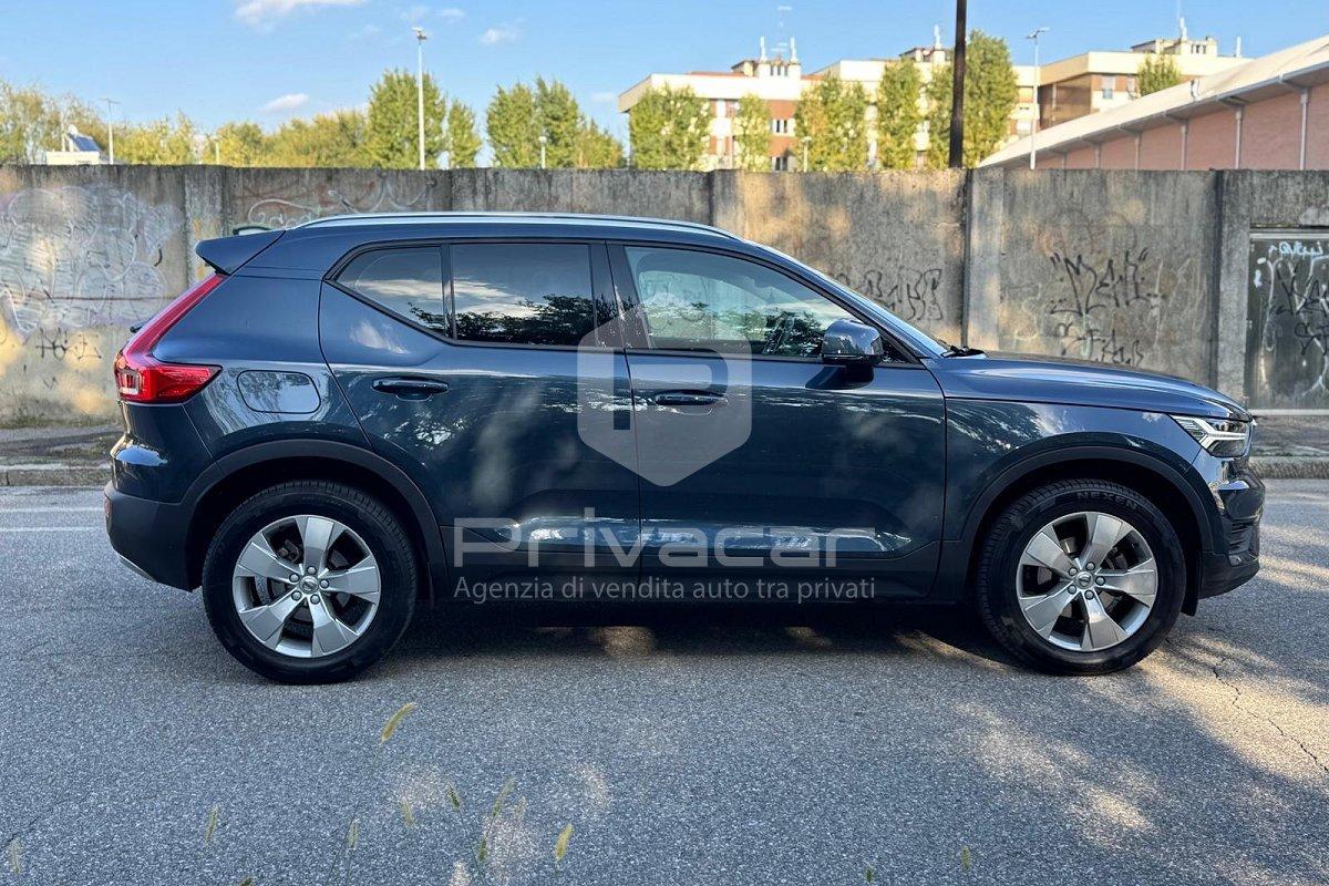 VOLVO XC40 T2 Geartronic Momentum Pro