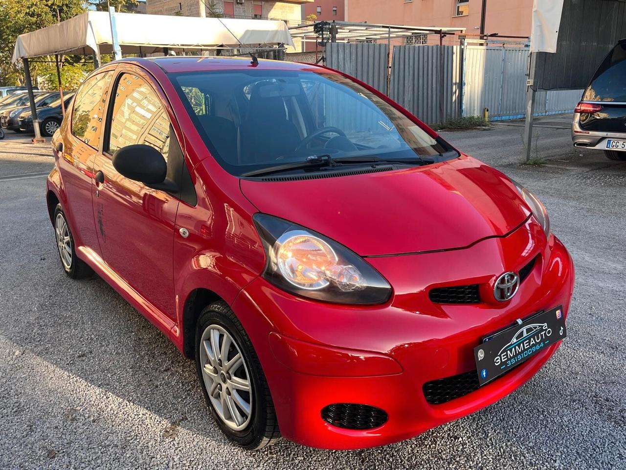 Toyota Aygo 1.0 VVT-i 68CV 5 porte Now 67.000KM
