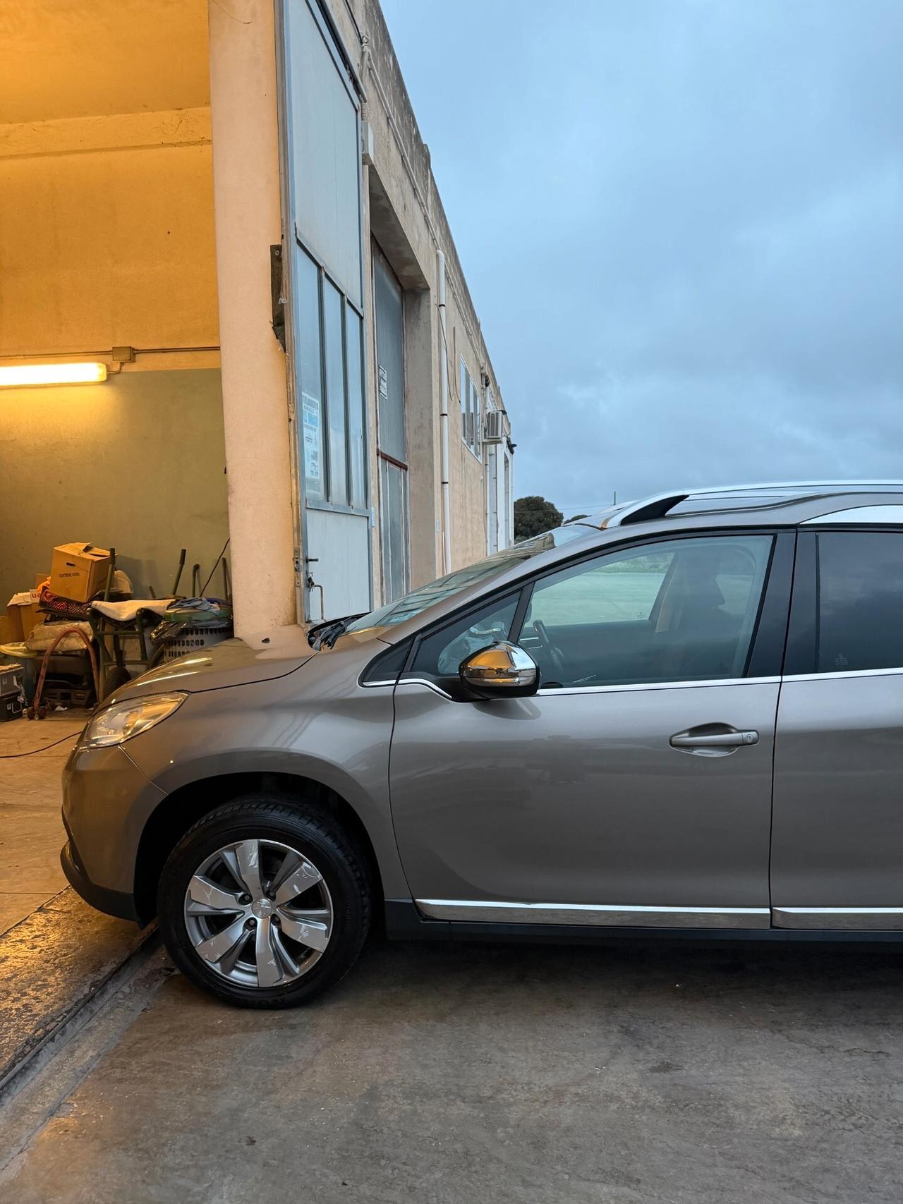 Peugeot 2008 1.6 e-HDi 115 CV Stop&Start Allure