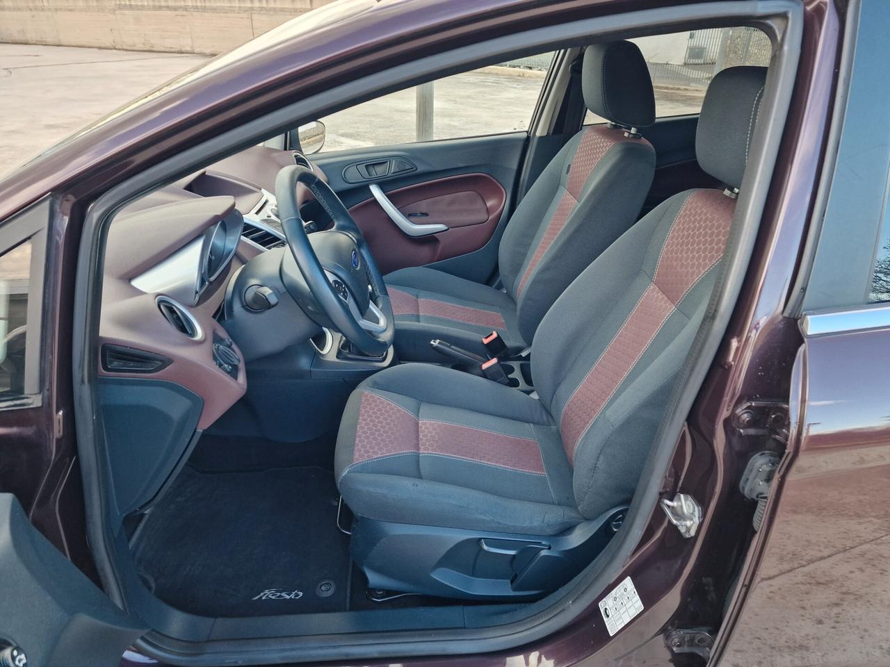 Ford Fiesta 1.4 5 porte Bz.- GPL Titanium