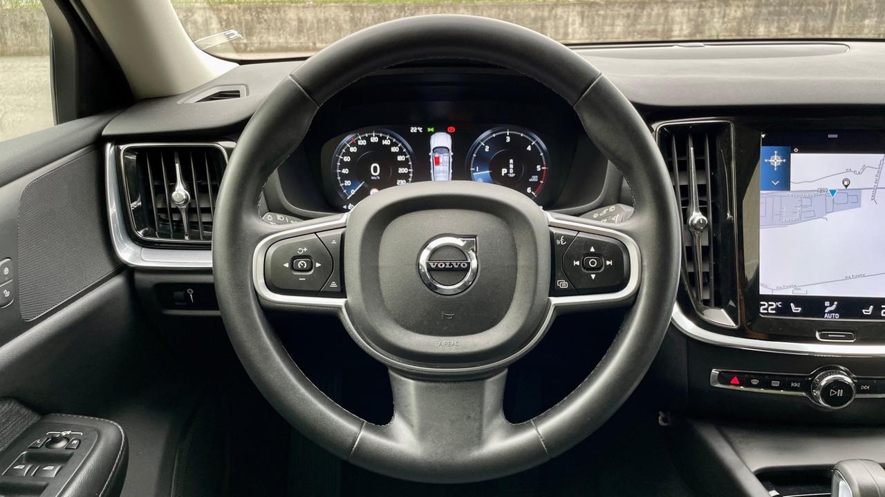 VOLVO V60 B4 2.0 GEARTRONIC MOMENTUM BUSINESS PRO 197CV - FULL LED, TETTO, SEDILI RISCALDABILI