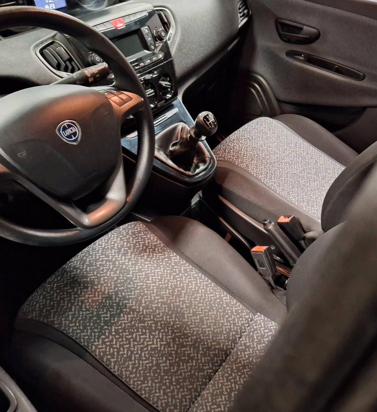 Lancia Ypsilon 1.2 69 CV 5 porte S&S Gold