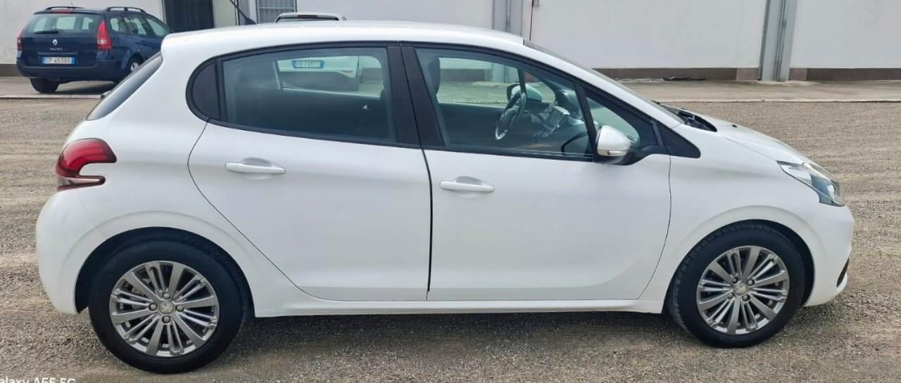 Peugeot 208 PureTech 82 5p. GPL Allure
