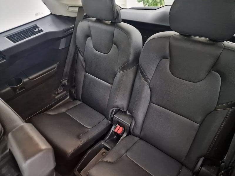 Volvo XC90 D5 AWD Geartronic 7 posti Momentum Euro 6 D-Temp