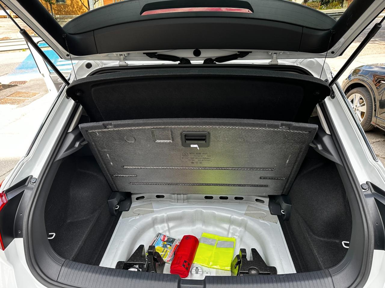 Volkswagen T-Roc 2.0 TDI 150 DSG Style LINE _ VIRTUAL_NAVI_FULL LED_SEDILI MASSAGE