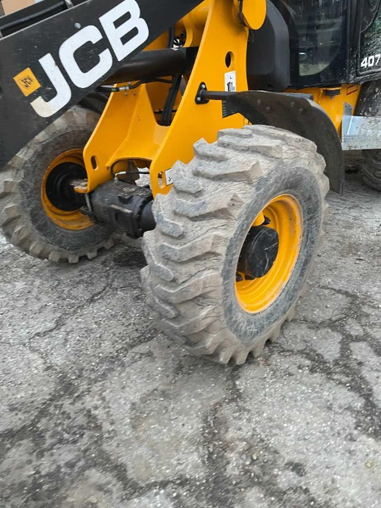 JCB 407 T4